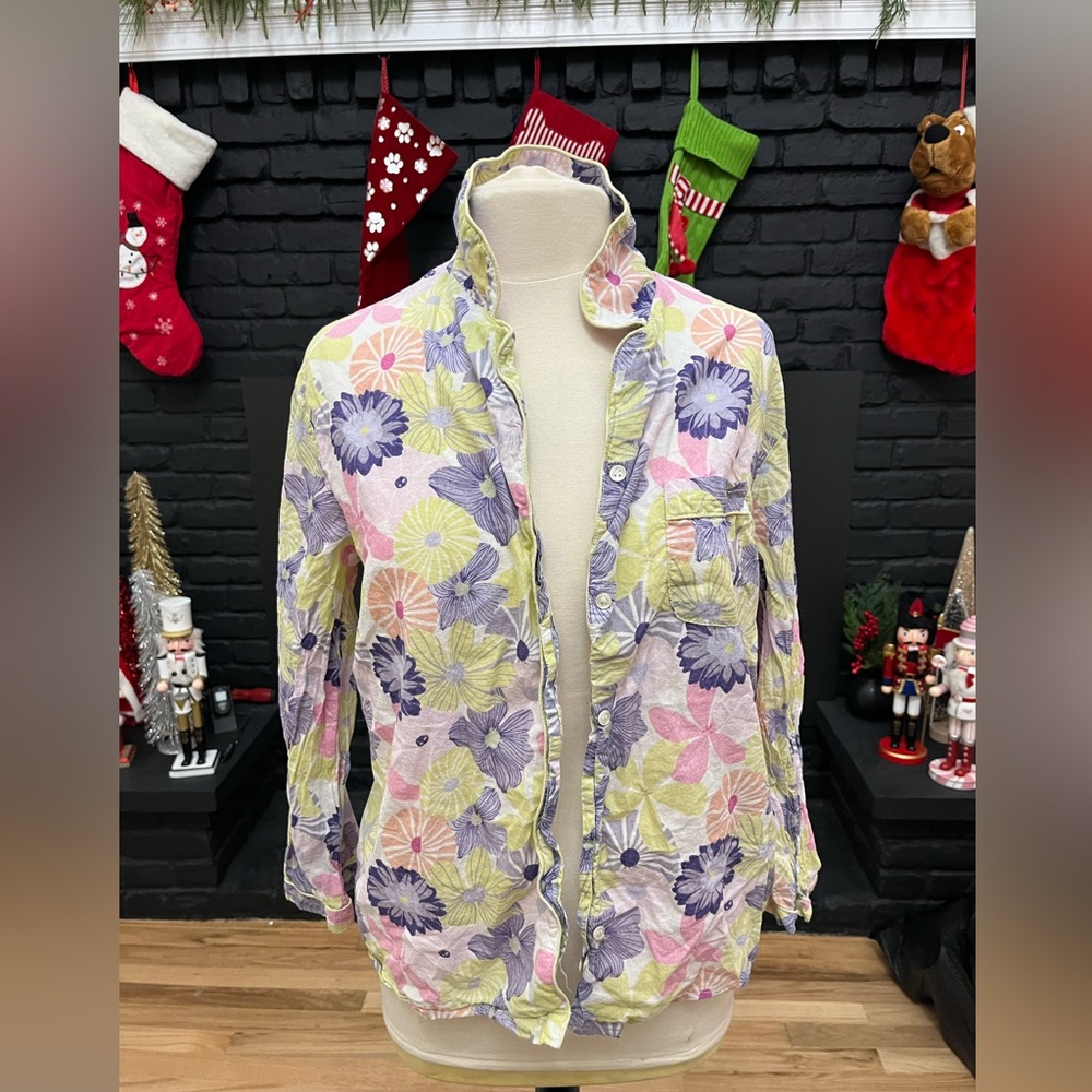 Mahogany floral light weight soft button‎ down shirt